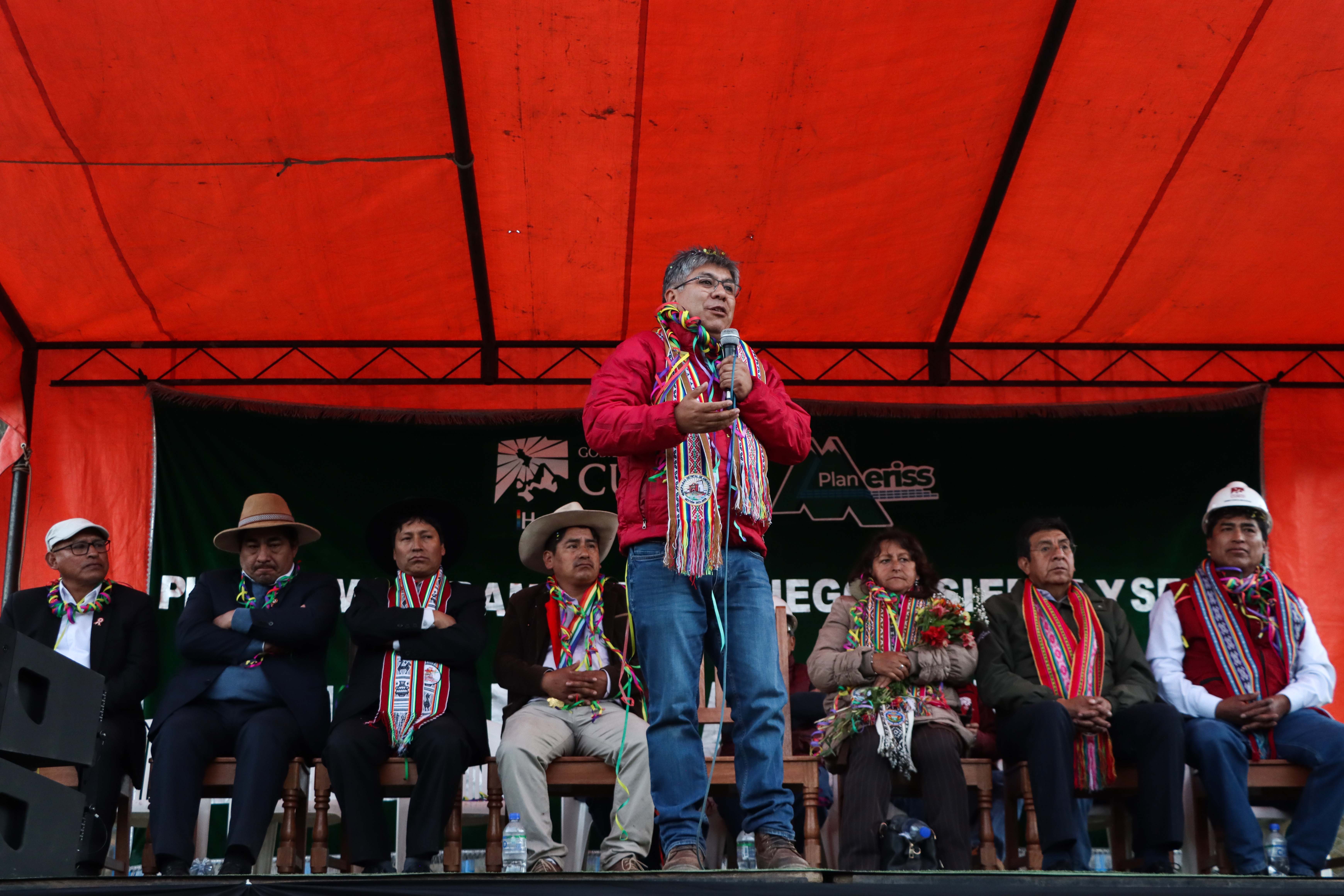 Gobierno Regional Cusco Entregó Y Puso En Funcionamiento El Proyecto De Riego Andahuaylillas Quispicanchi