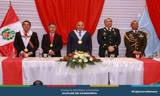 Con la participación del alcalde provincial de Cajamarca, Joaquin Ramírez Gamarra y diferentes autoridades, se realizó la sesión solemne por el ducentésimo tercer aniversario de la Independencia del Perú 🇵🇪 en la casona cultural Miguel Espinach.