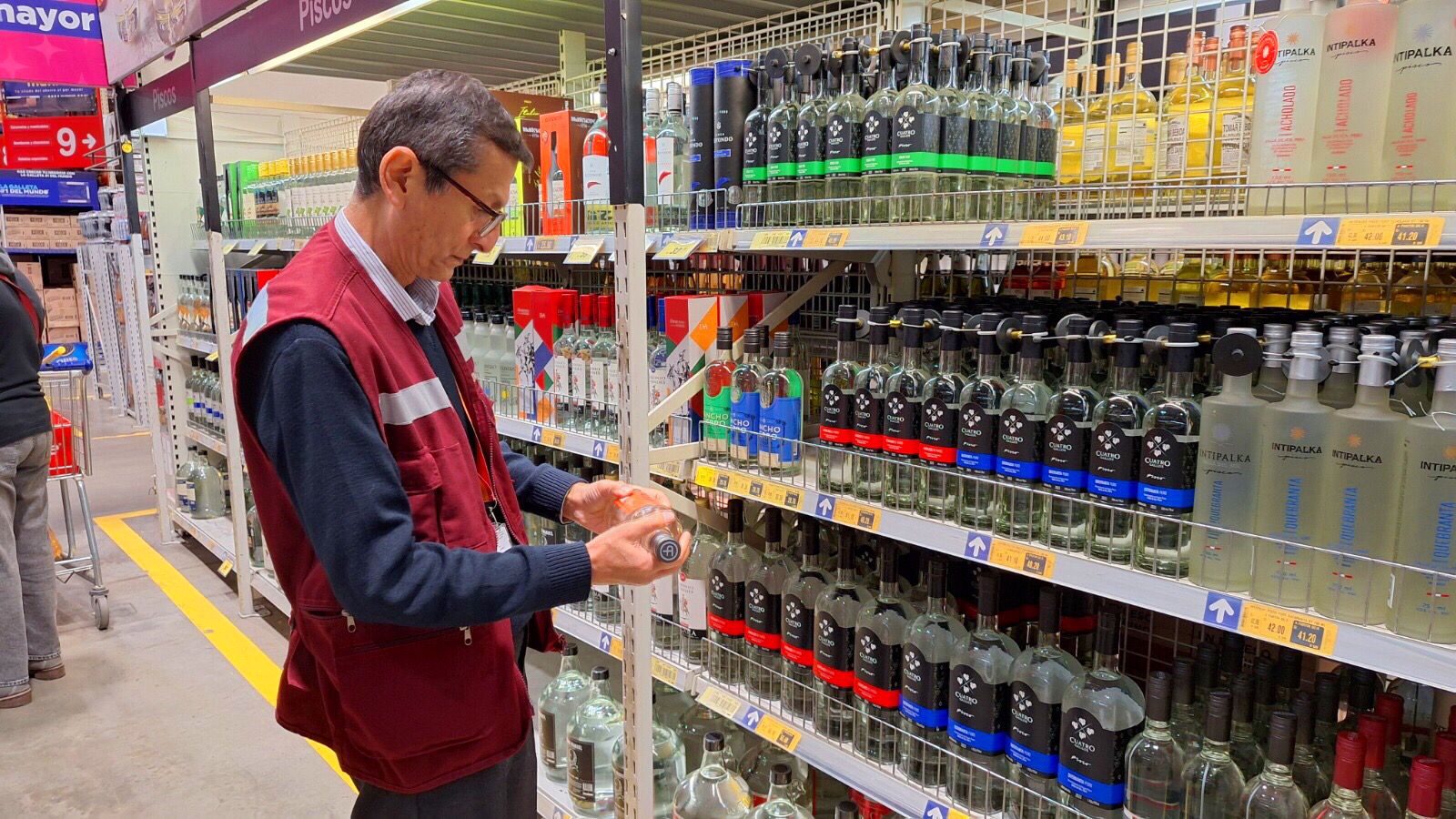 El Indecopi supervisa y fiscaliza lugares de venta de Pisco para verificar uso autorizado de la denominación de origen