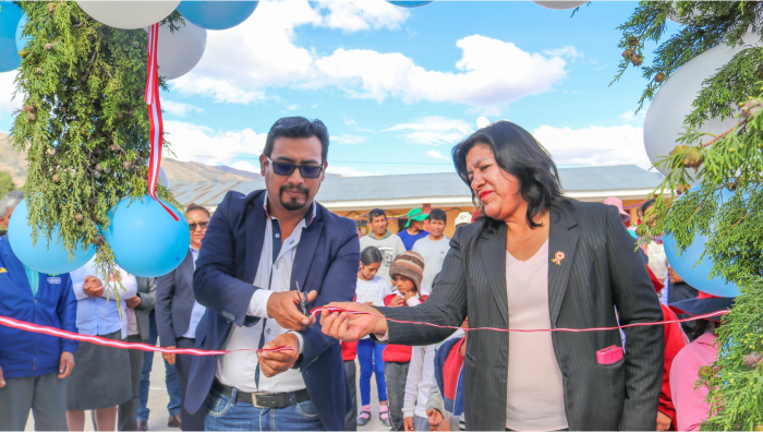 Inauguración de losa deportiva por los 69 Aniversario del nivel primario de la I.E. Quiturara