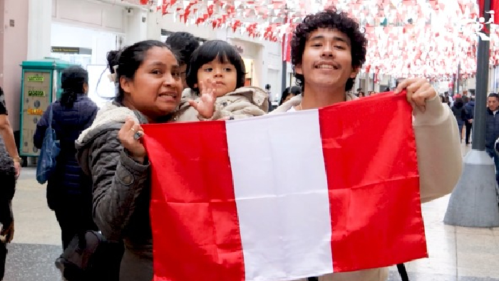 • En el mes de la patria, peruanos se suman al aliento nacional.