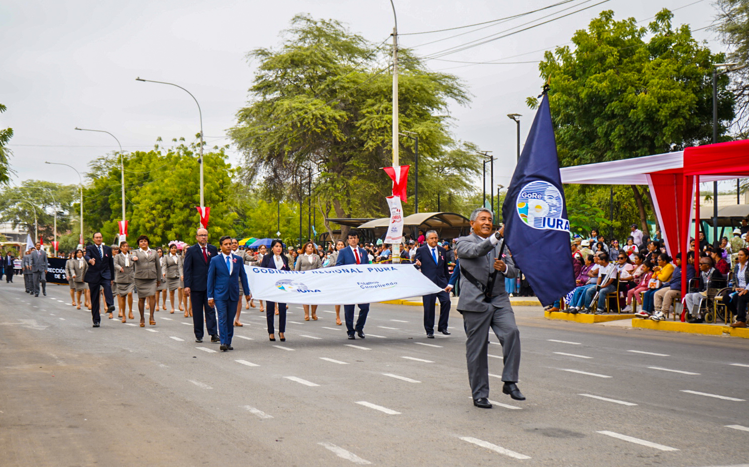 Gobernador regional Luis Neyra preside Desfile Cívico Militar por el 203 aniversario de la Independencia del Perú
