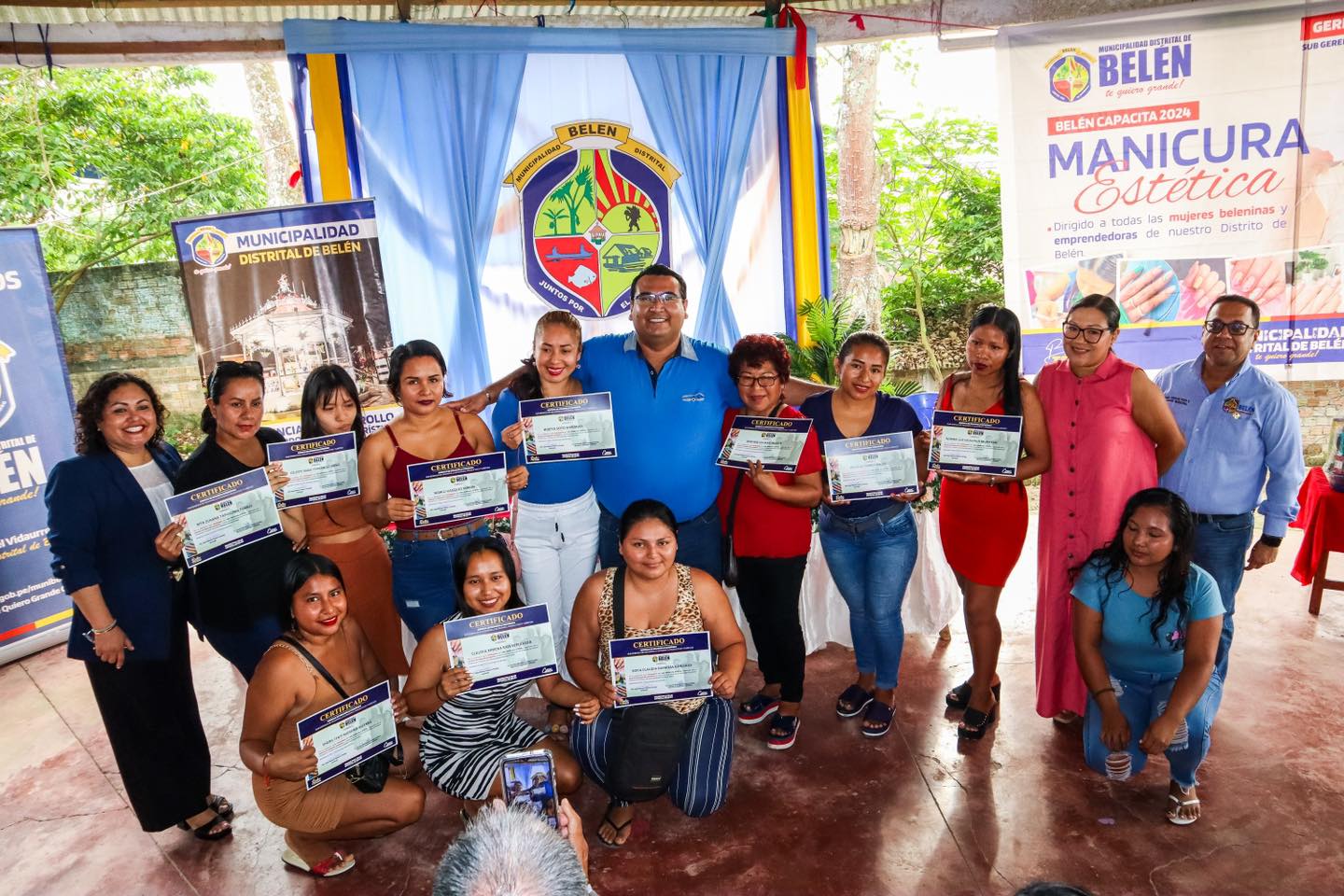 Ceremonia de clausura del Taller de Manicura Estética, dirigido a mujeres emprendedoras del distrito