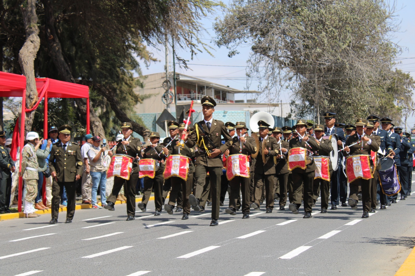 DESFILE