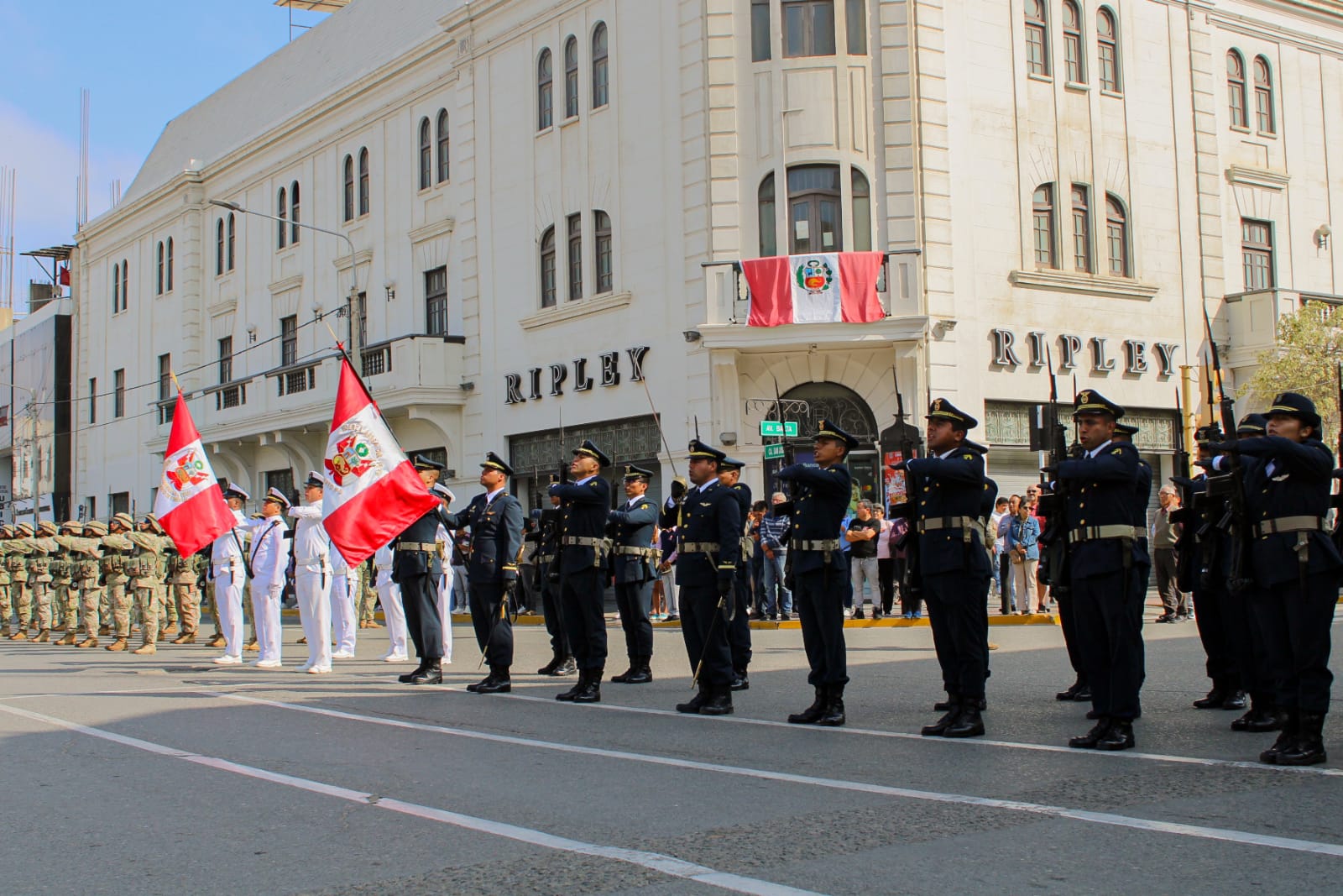 FUERZAS ARMADAS Y POLICIALES