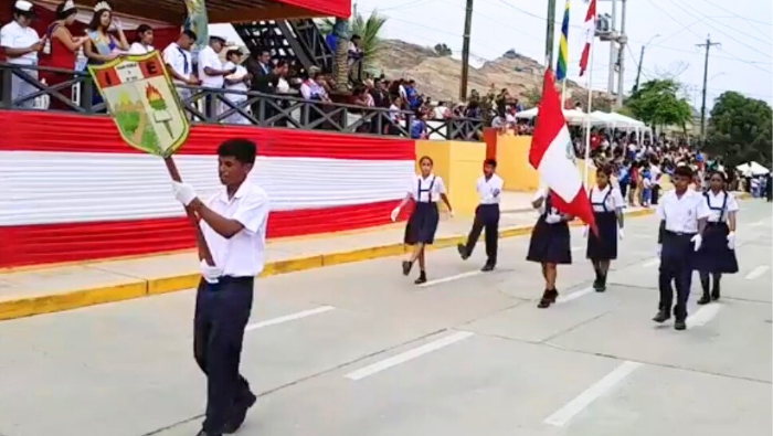 Foto Ceremonia y desfile por el 203.° aniversario patrio