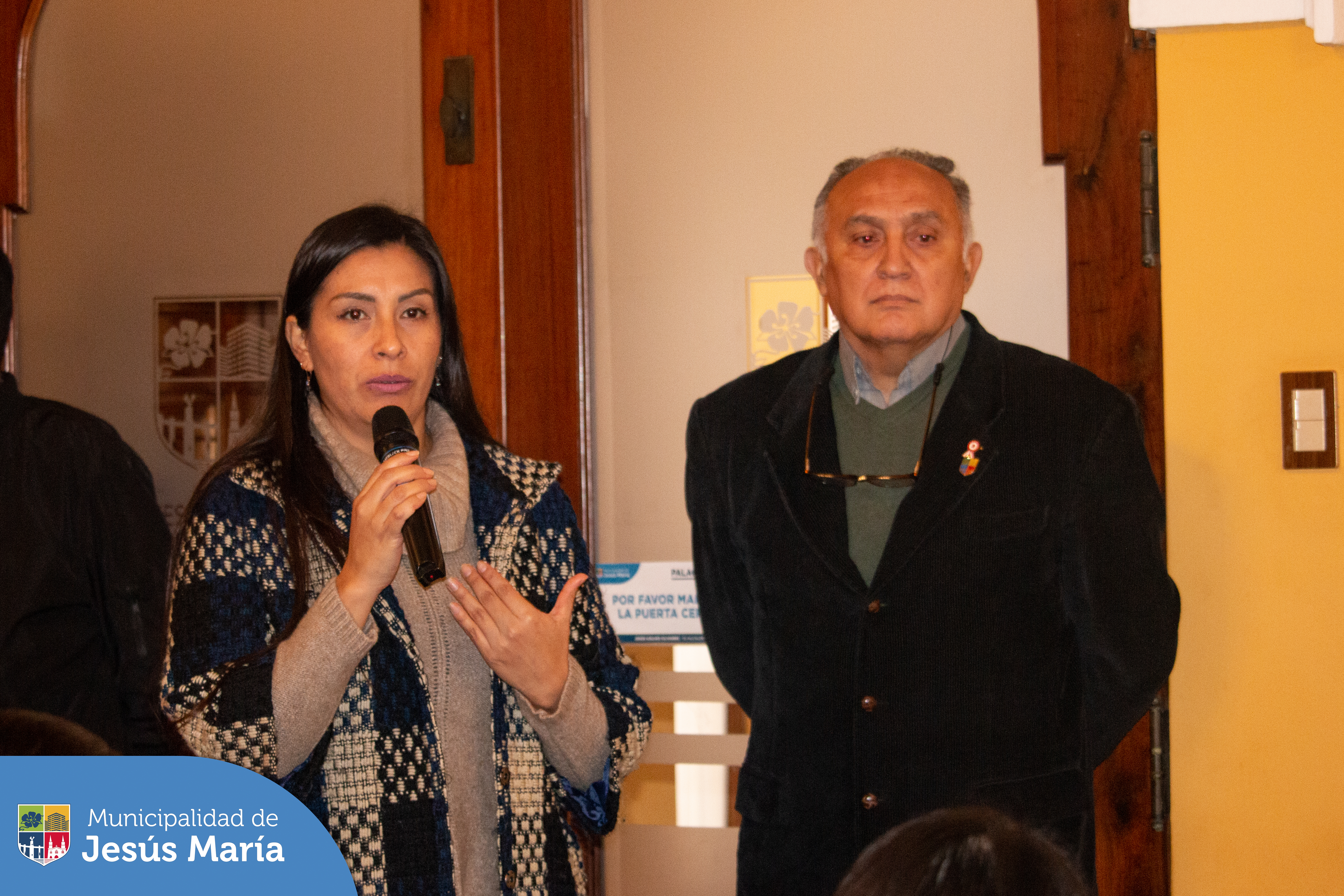 Se realizó la Sesión Ordinaria del Concejo Municipal 🤝 liderada por nuestro alcalde Jesús Gálvez Olivares.
Mira aquí el 📹 video completo y entérate de los temas tratados:
* bit.ly/3zYvwJy
* bit.ly/3Wk544t