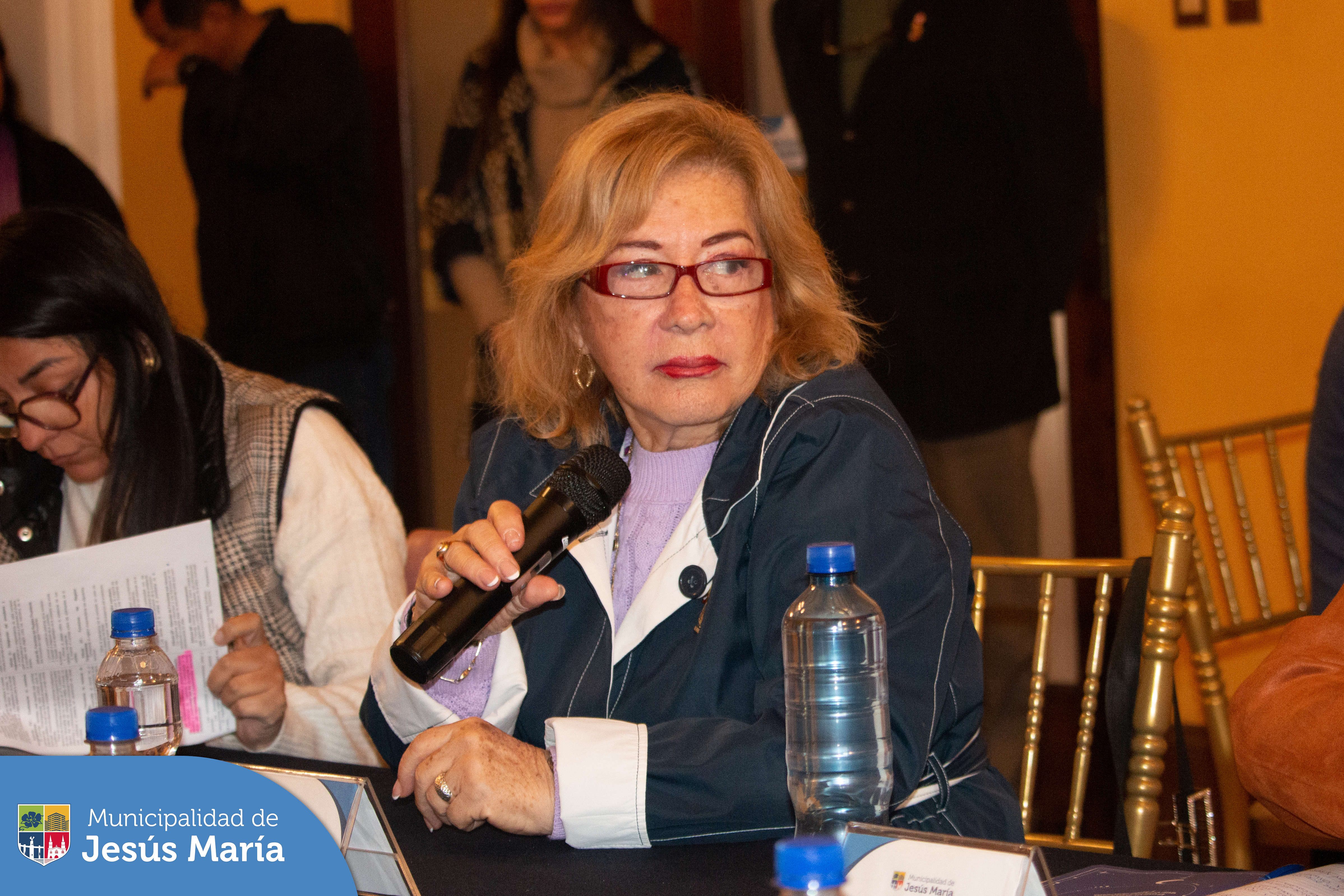 Se realizó la Sesión Ordinaria del Concejo Municipal 🤝 liderada por nuestro alcalde Jesús Gálvez Olivares.
Mira aquí el 📹 video completo y entérate de los temas tratados:
* bit.ly/3zYvwJy
* bit.ly/3Wk544t