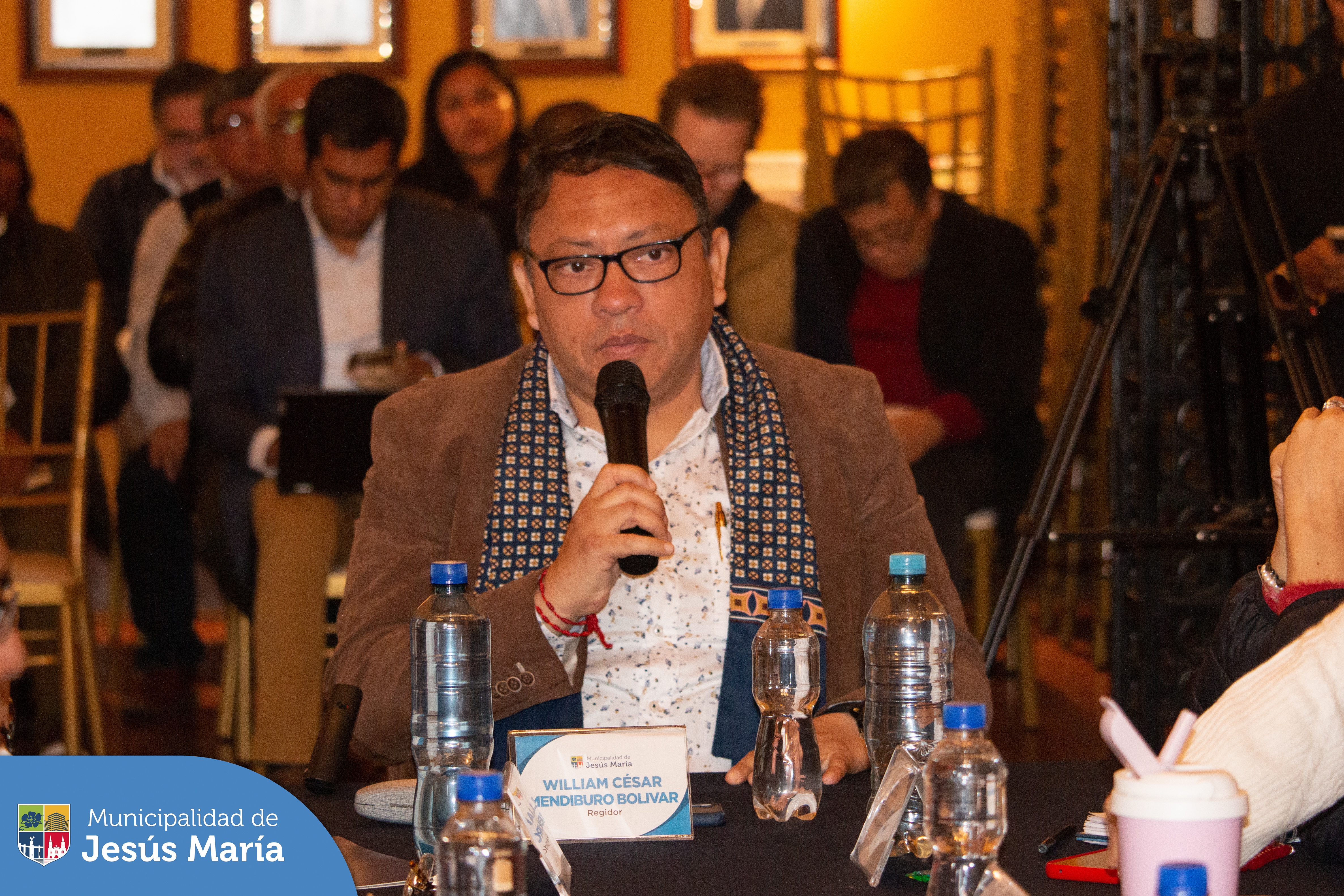 Se realizó la Sesión Ordinaria del Concejo Municipal 🤝 liderada por nuestro alcalde Jesús Gálvez Olivares.
Mira aquí el 📹 video completo y entérate de los temas tratados:
* bit.ly/3zYvwJy
* bit.ly/3Wk544t