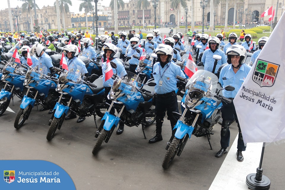¡Una buena noticia! 👏🏻 Con apoyo de la Municipalidad de Lima, nuestro alcalde Jesús Gálvez Olivares, recibió las 30 modernas motocicletas lineales 🏍️ que contribuirán a fortalecer la Seguridad Ciudadana en el distrito. 🚨