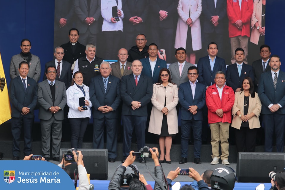¡Una buena noticia! 👏🏻 Con apoyo de la Municipalidad de Lima, nuestro alcalde Jesús Gálvez Olivares, recibió las 30 modernas motocicletas lineales 🏍️ que contribuirán a fortalecer la Seguridad Ciudadana en el distrito. 🚨