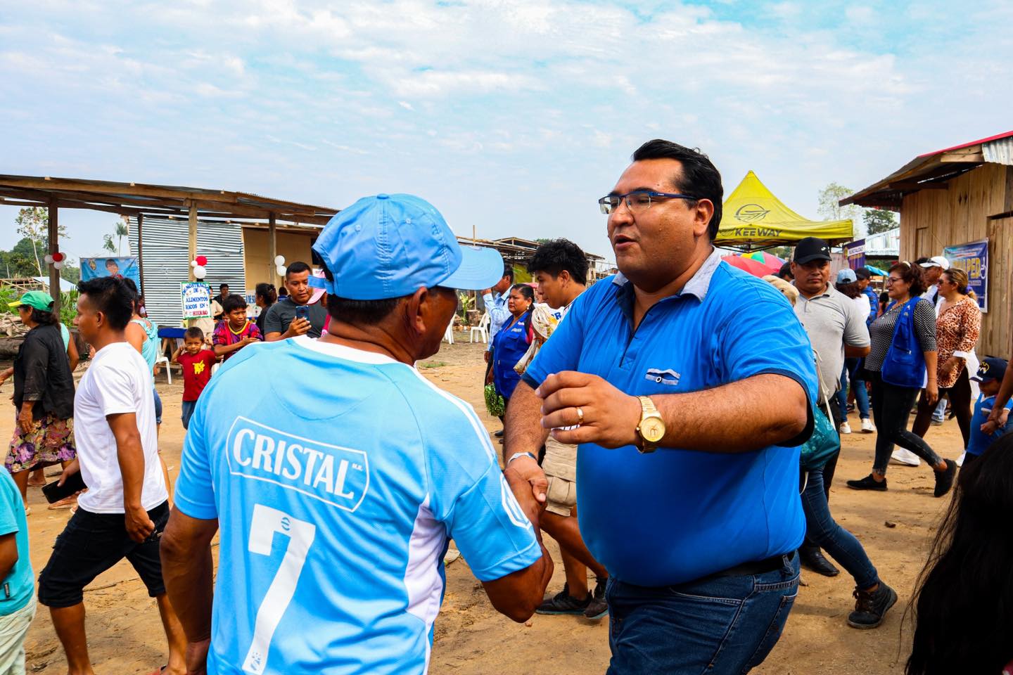 Alcalde participo activamente en la reciente acci贸n C铆vica llevada acabo en la isla Bonita