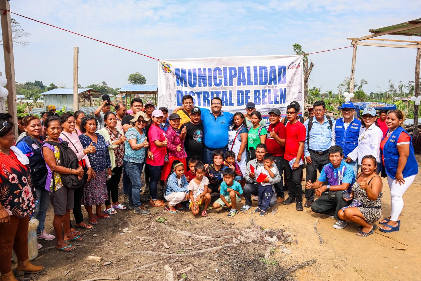 Alcalde participo activamente en la reciente acci贸n C铆vica llevada acabo en la isla Bonita