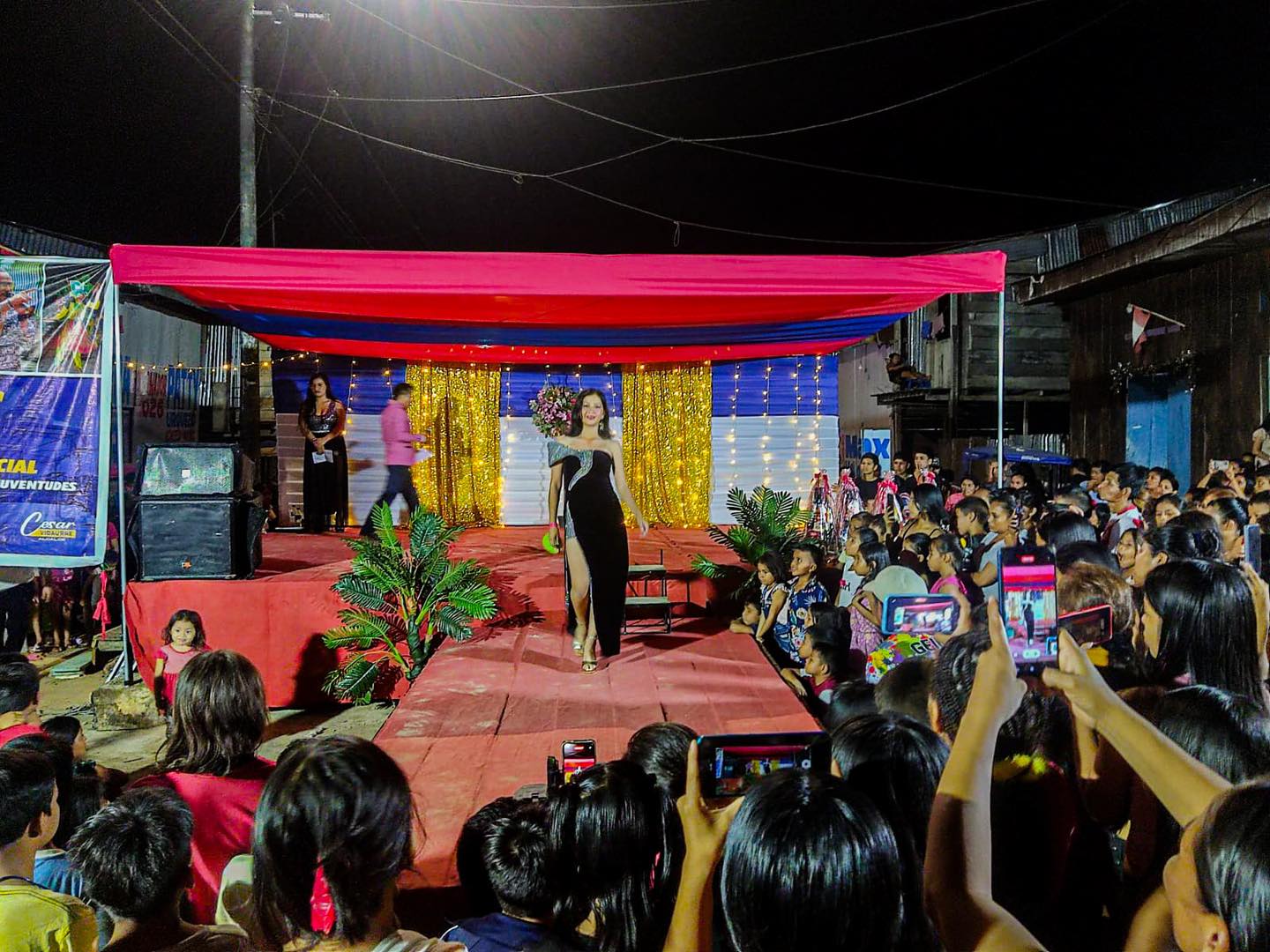 Una gran fiesta se vivió en la Noche Cultural en el Asentamiento Humano 28 de Julio por su 19 Aniversario de creación.