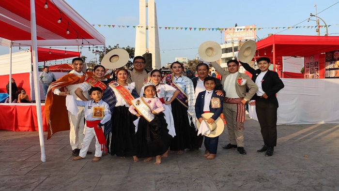 Festival de Marinera "Pañuelos del Bicentenario"