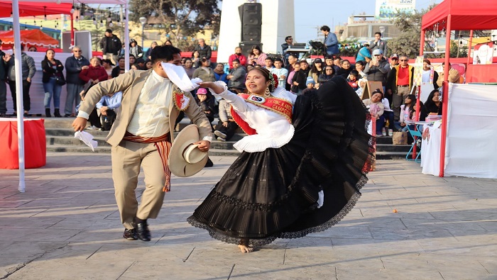 Festival de Marinera "Pañuelos del Bicentenario"