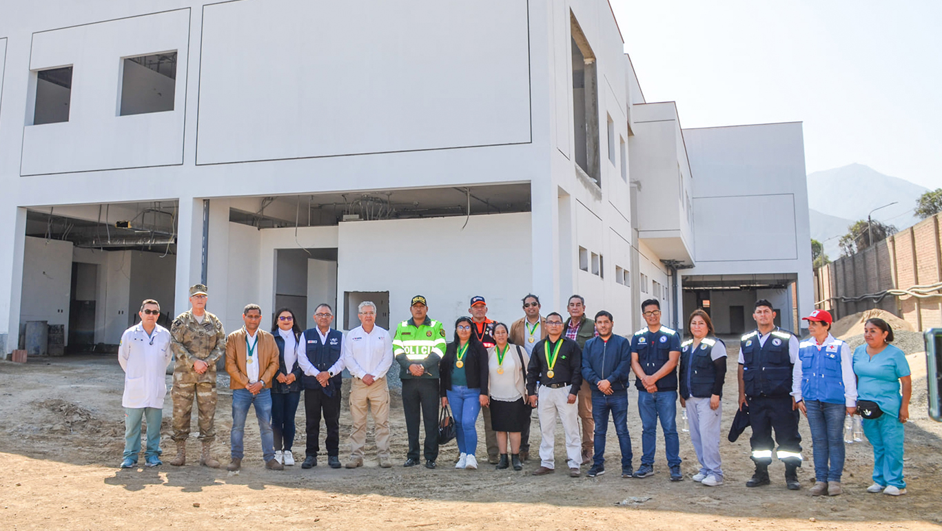 Alcalde de Nepeña y Ministro de Defensa: Juntos por la culminación del centro de Salud San Jacinto