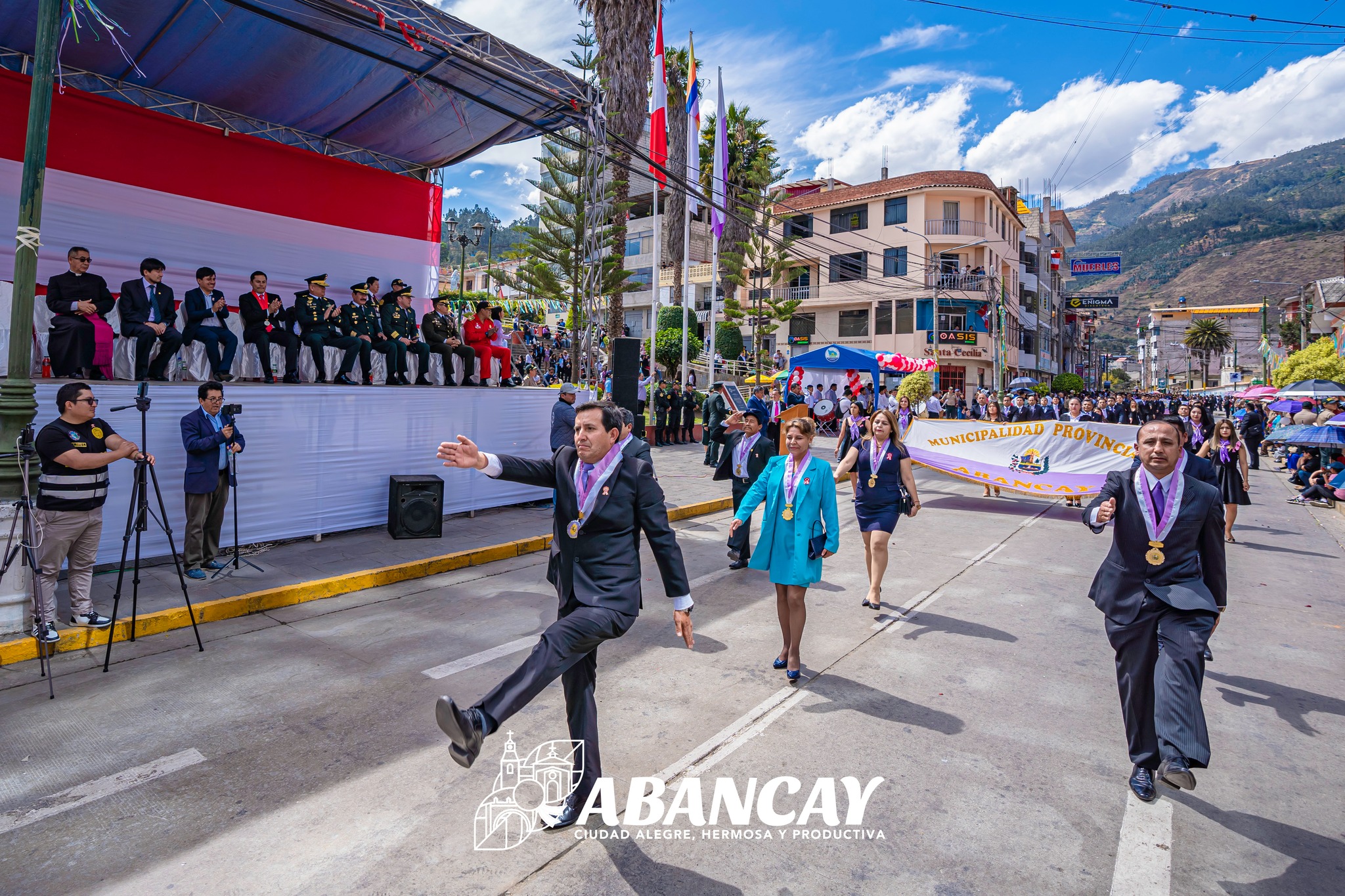 Abancay Celebra El 203° Aniversario De La Independencia Del Perú Con Desfile Cívico Policial.