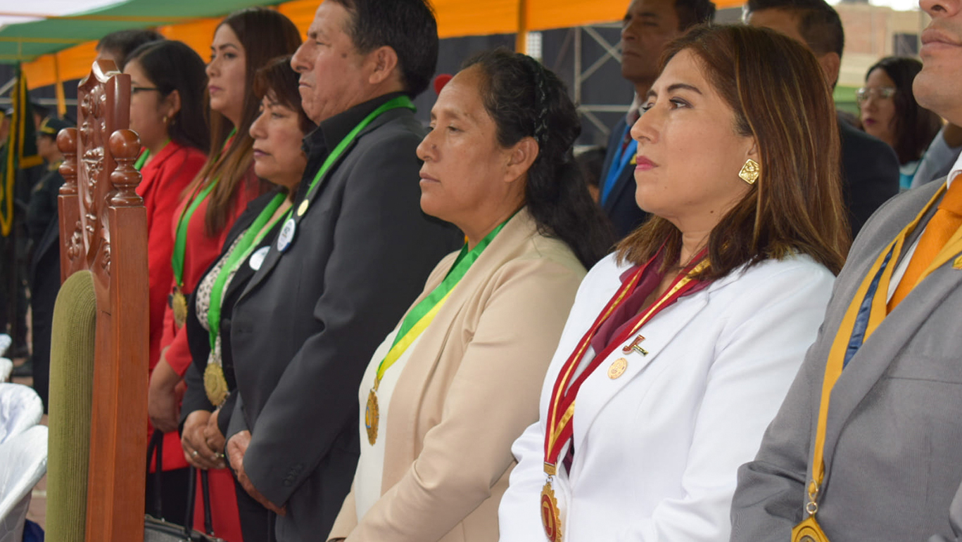Primera regidora participa de las actividades por el 462° aniversario del distrito de Santa