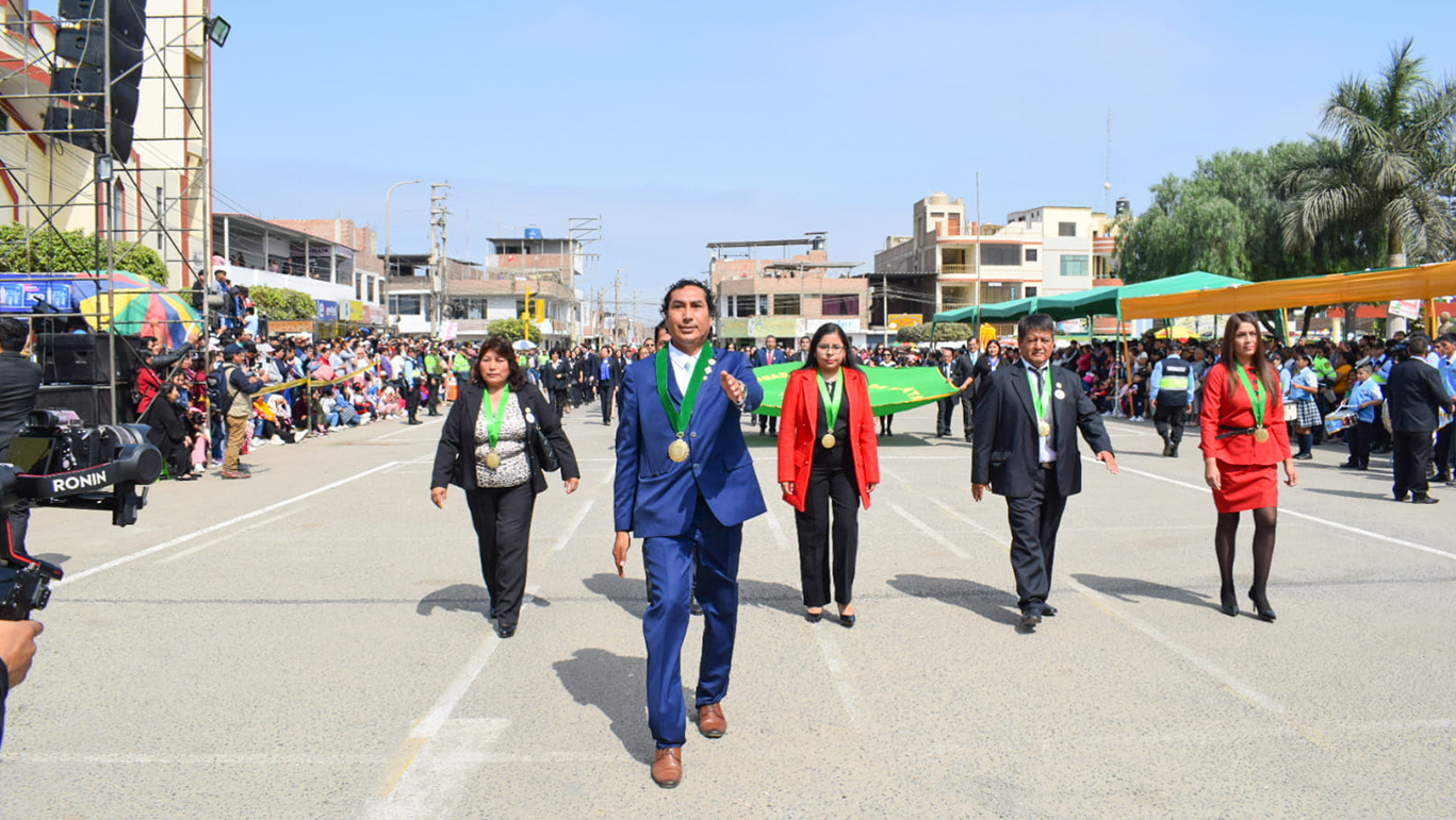 Primera regidora participa de las actividades por el 462° aniversario del distrito de Santa