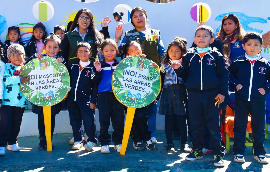 ¡Sembrando conciencia en el cuidado de áreas verdes! Estudiantes continúan participando de la campaña “Semillitas de oro verde"