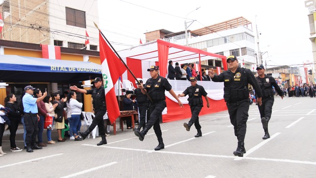 ¡𝗗𝗘𝗦𝗙𝗜𝗟𝗘 𝗖𝗜𝗩𝗜𝗖𝗢 escolar 𝗣𝗢𝗥 𝗙𝗜𝗘𝗦𝗧𝗔𝗦 𝗣𝗔𝗧𝗥𝗜𝗔𝗦!