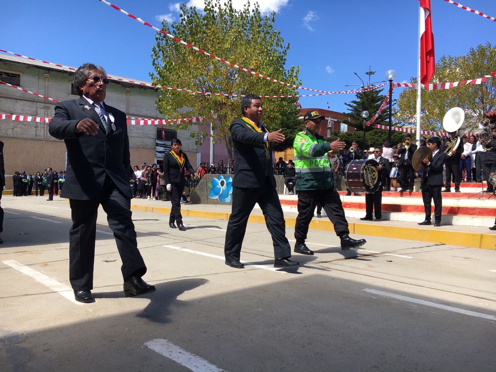 Desfile por fiestas patrias