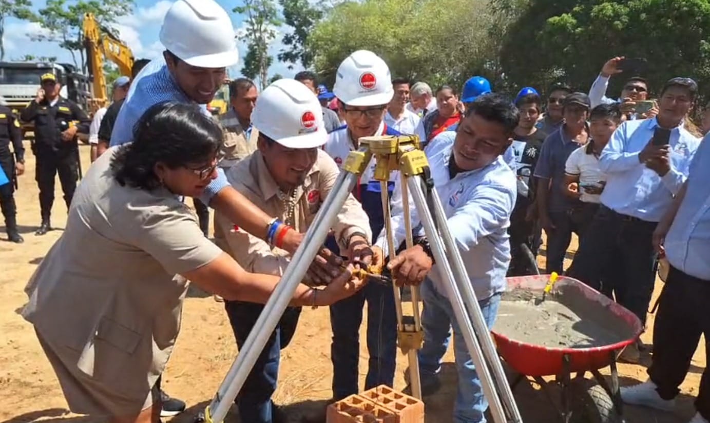 El gobernador regional de Loreto Dr. René Chávez Silvano, arribó a la ciudad de Yurimaguas capital de la provincia de Alto Amazonas para reiniciar la obra del IESP Monseñor Elías Olázar