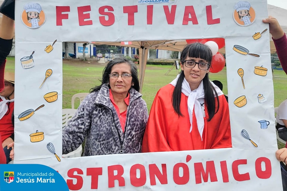 Una gran celebración se vivió en la Oficina Municipal de Atención a las Personas con Discapacidad. ☝🏻 Nuestros vecinos se deleitaron con una variedad de platillos preparados por los beneficiarios del programa y compartieron divertidos momentos con todos. 🤗
¡Feliz día Perú!