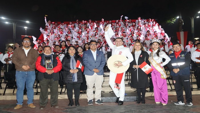 Orquesta Sinf贸nica y Coro de la Municipalidad de Huaral rindi贸 homenaje al Per煤