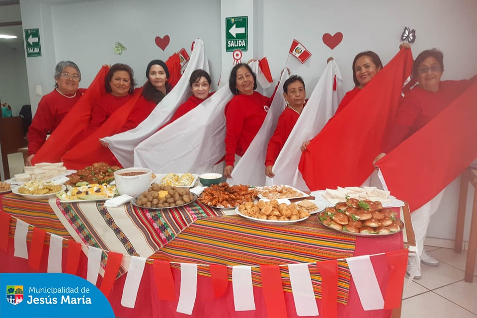 Nos reunimos para agasajar a nuestro país con un delicioso compartir en el CIAM. 🤗
🙏🏻 Agradecemos a nuestros vecinos por participar de nuestras actividades culturales y recreativas por el 203 aniversario de la Independencia del Perú.