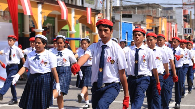 ¡Desfile Interno de la I.E.P Líderes de Guadalupe!