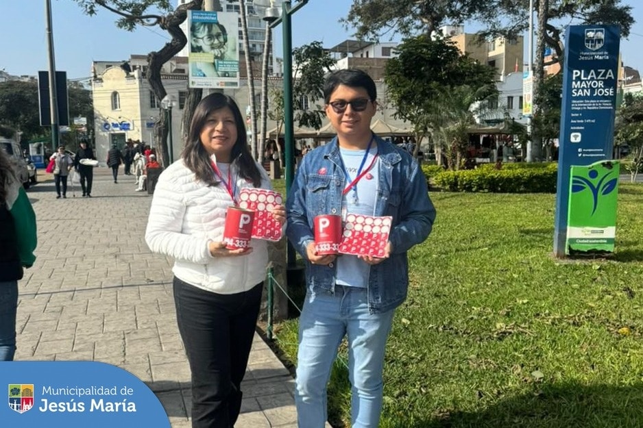 Como parte de nuestro programa de voluntariado Jesús María Somos Todos, participamos de la gran colecta ❤️ Ponle Corazón ❤️ realizada en el distrito el pasado 19 y 20 de julio.
👏🏻 Agradecemos a todos por su compromiso y a los corazones solidarios que se sumaron en esta actividad. 🤗
✅ Recuerda que tú también puedes ser un voluntario de nuestro programa ingresando a 👉🏻 bit.ly/3KshG3O.