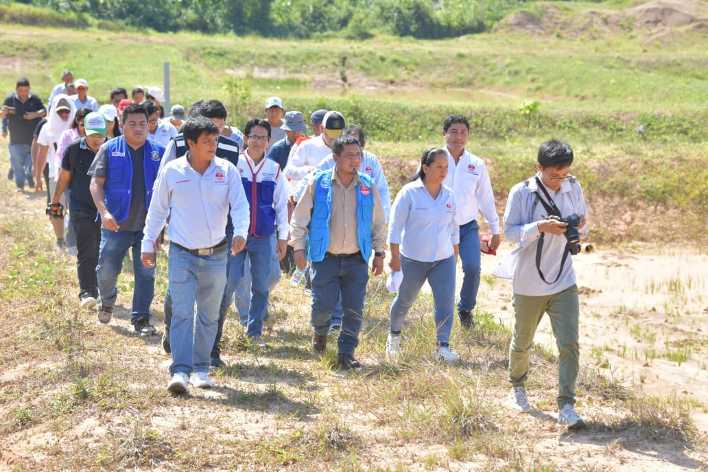 En su reciente visita a la ciudad de Yurimaguas, el gobernador regional de Loreto Dr. René Chávez, supervisó las instalaciones del Proyecto Piscícola ubicado en el km. 18 de la carretera Yurimaguas