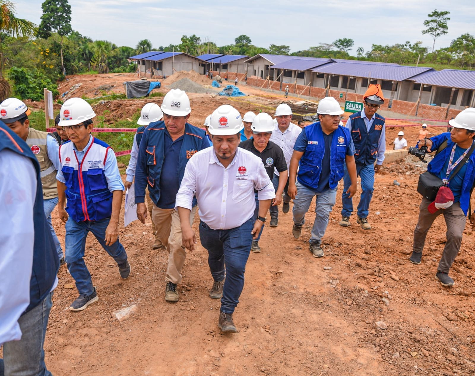 El gobernador de la Región Loreto, Dr. René Chávez, visitó la Comunidad Nativa Shawi Progreso, ubicado en el distrito de Balsapuerto