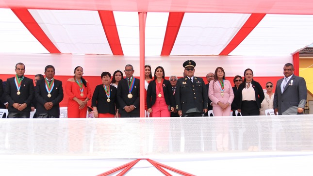 ¡Ceremonia Cívica Protocolar en Homenaje a la Patria!