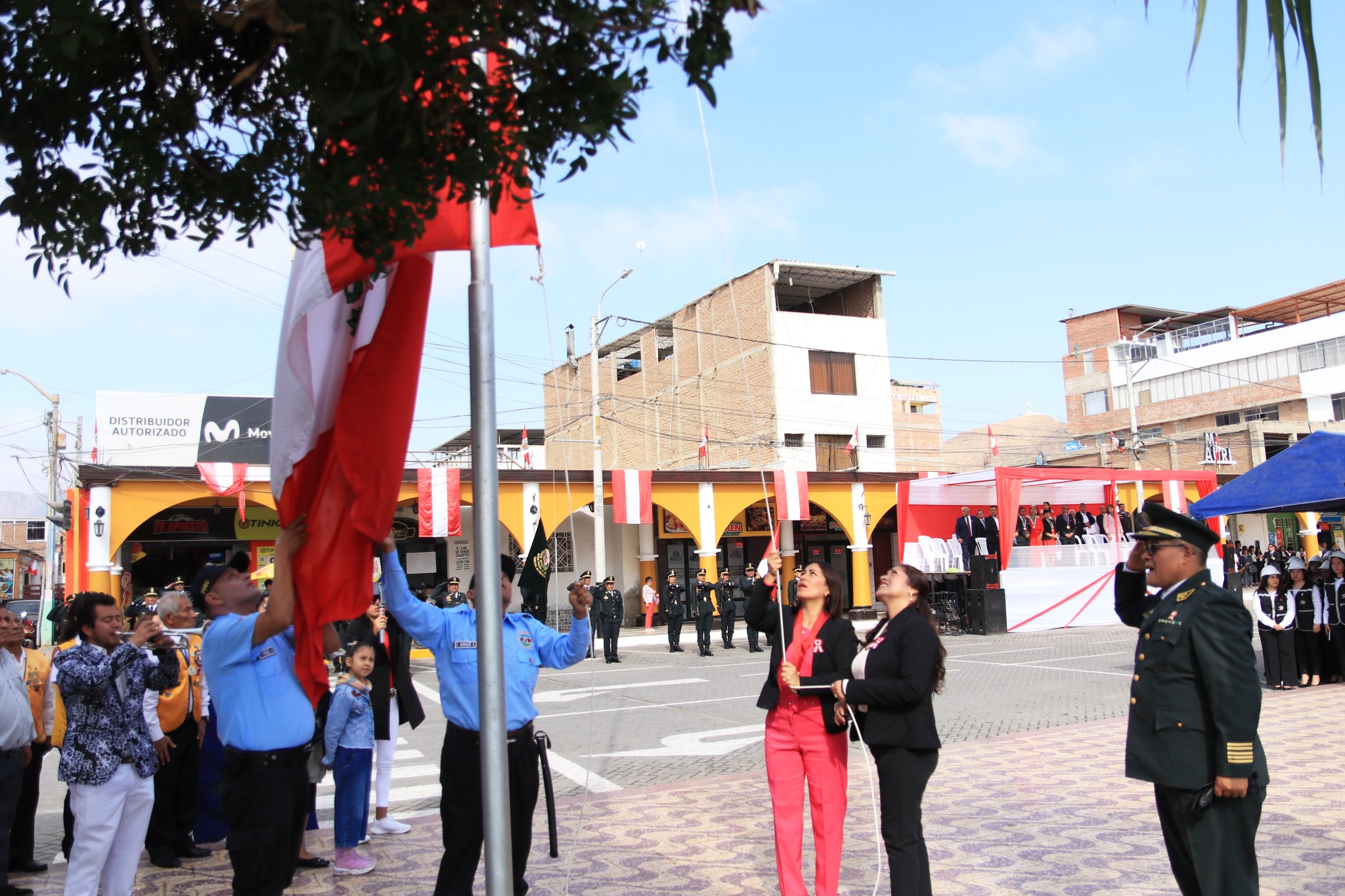 ¡Ceremonia Cívica Protocolar en Homenaje a la Patria!