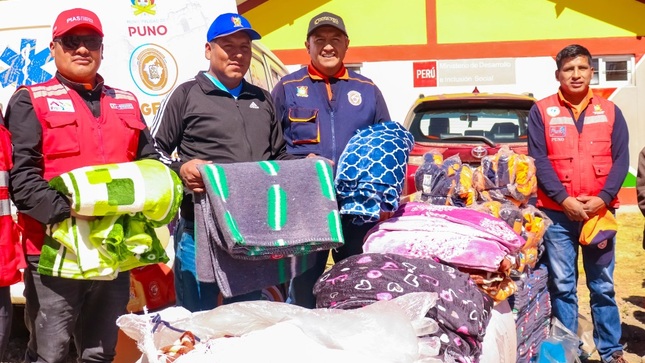 Municipalidad de Puno realizó entrega de bienes de ayuda humanitaria a población del centro poblado de Charamaya