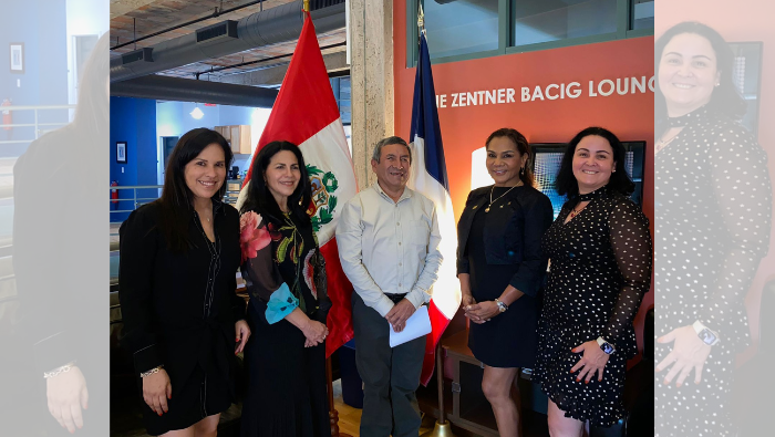 Inauguran muestra de tapices del maestro tejedor Eddie Sulca en Minneapolis
