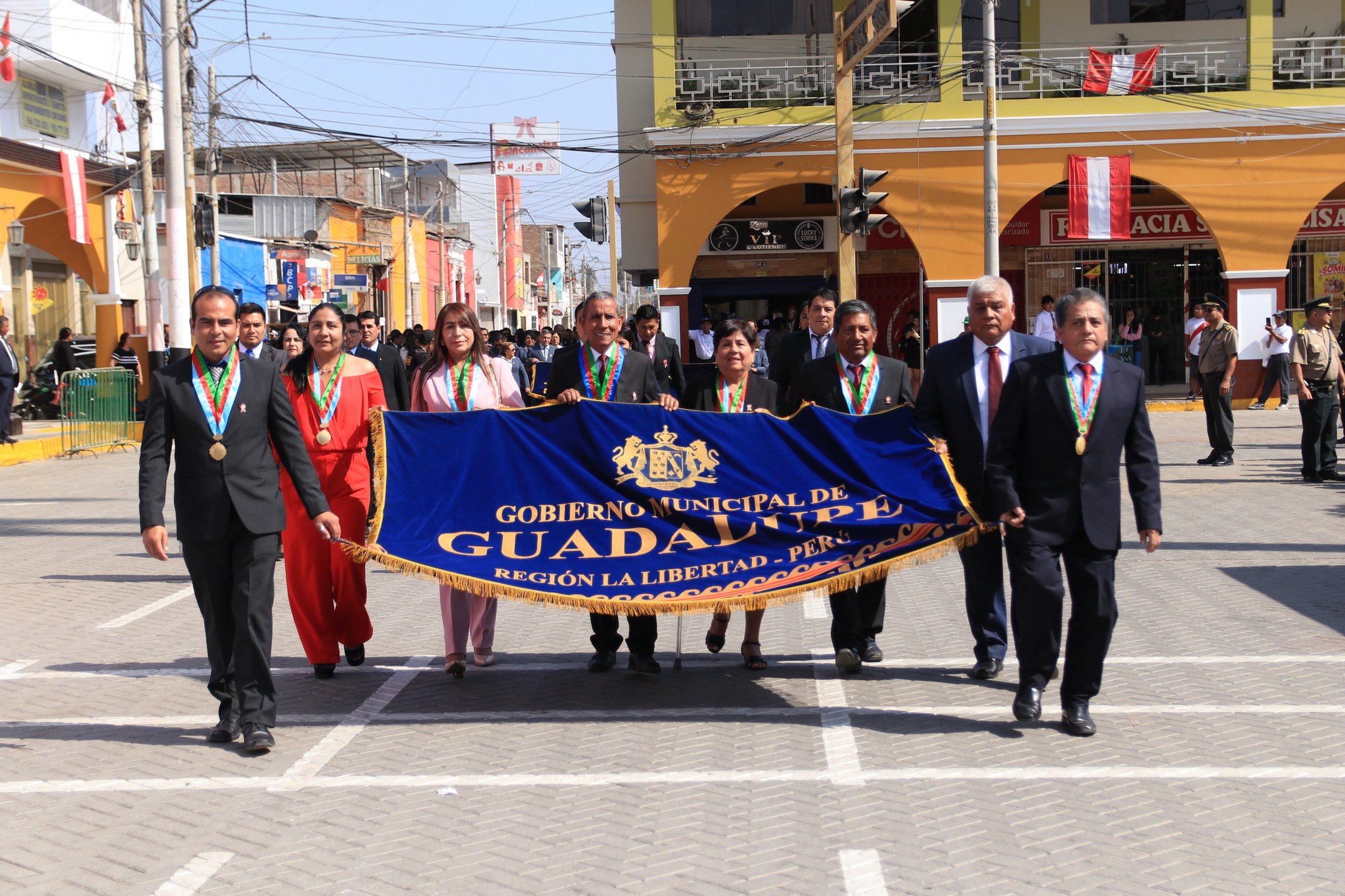 ¡Desfile Cívico Militar!