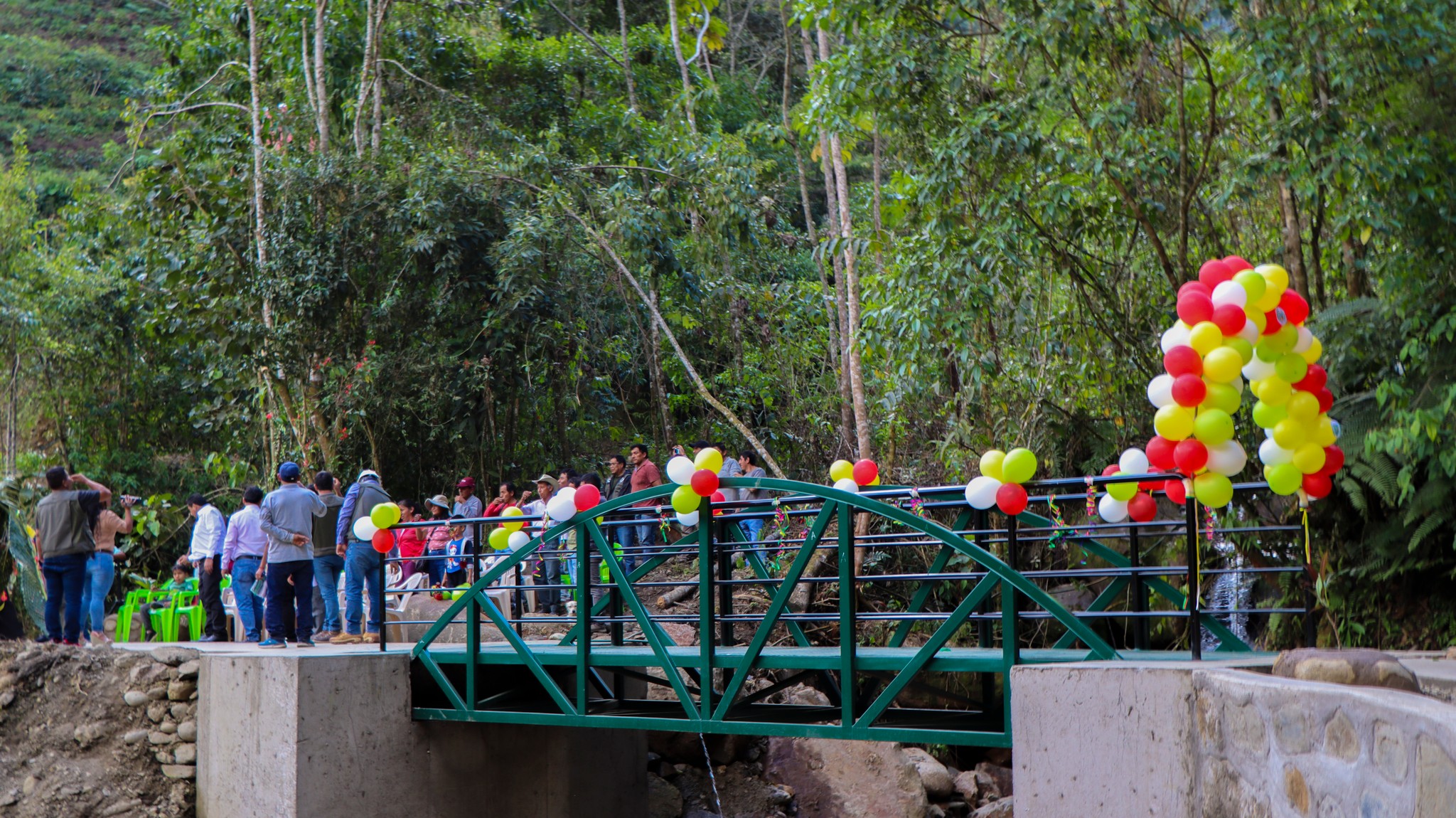 Inauguración de puentes peatonales por el 167° aniversario de la provincia de La Convención