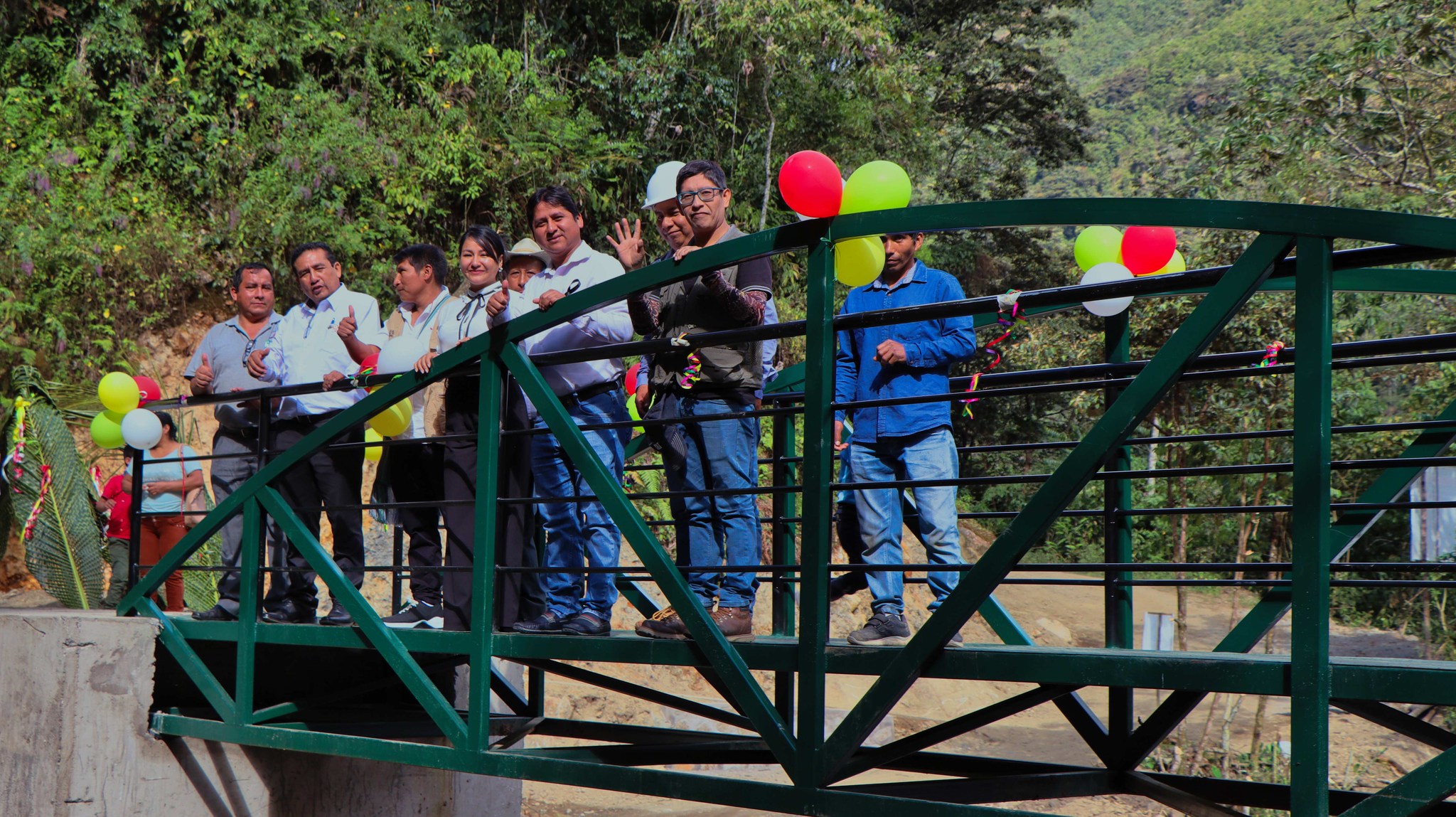 Inauguración de puentes peatonales por el 167° aniversario de la provincia de La Convención