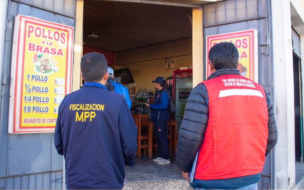 Operativo de fiscalización en polleria de la avenida la Torre