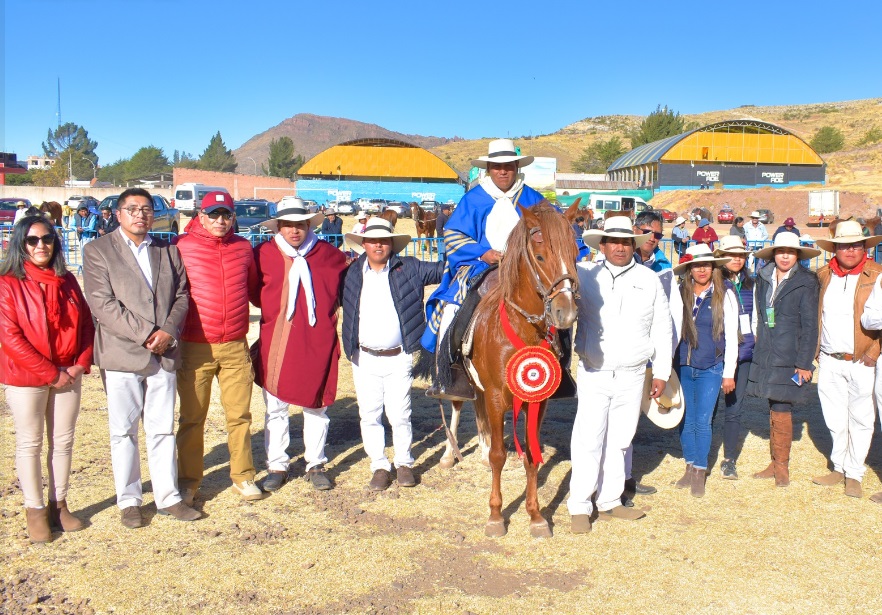 ¡Revalorando lo nuestro! Se realiza primer concurso de caballo peruano de paso en Puno