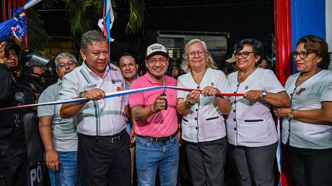 Gobernador Dr. René Chávez inaugura colegio Valentín Paniagua En Belén