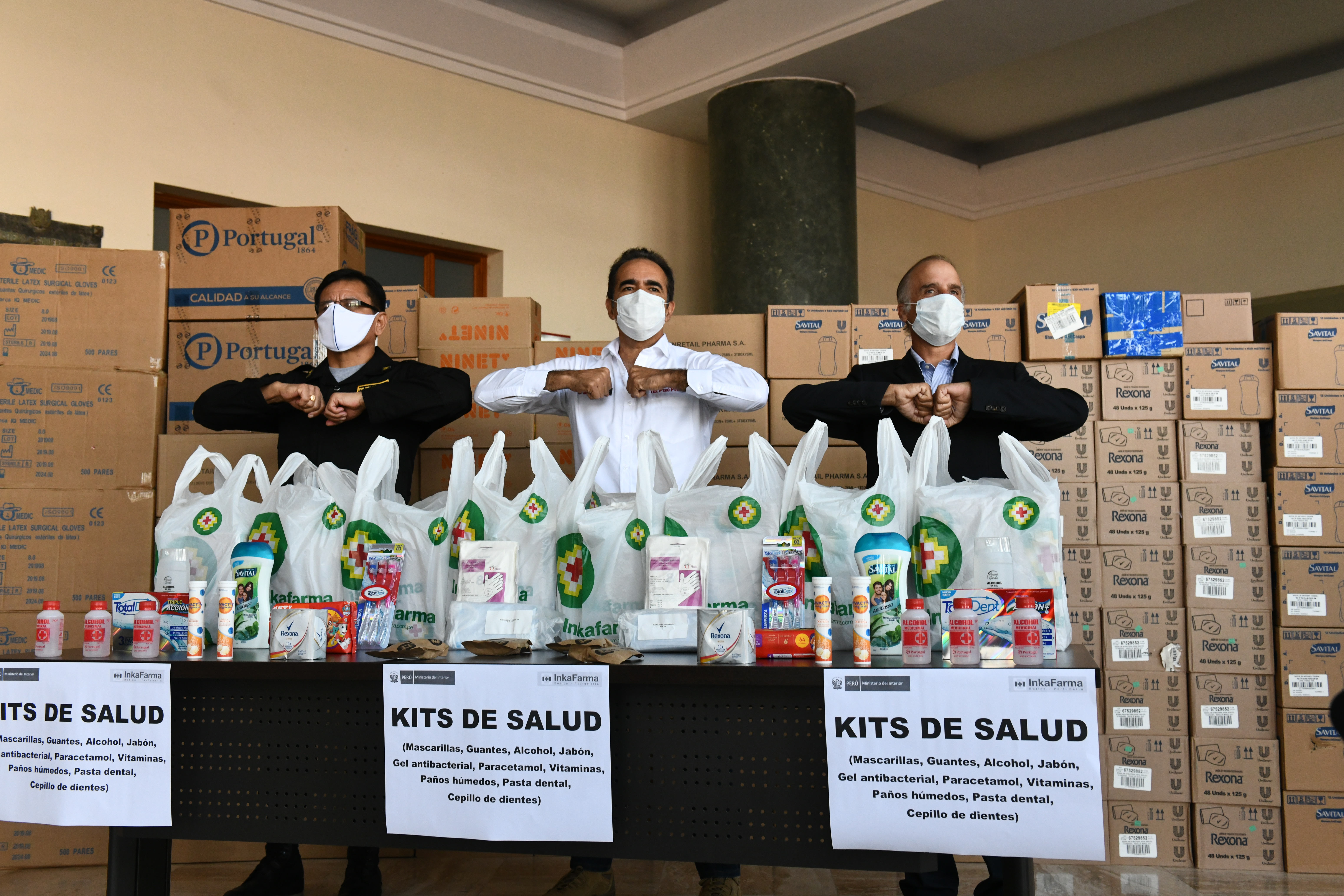 Ministro del Interior recibió donación de Inkafarma.