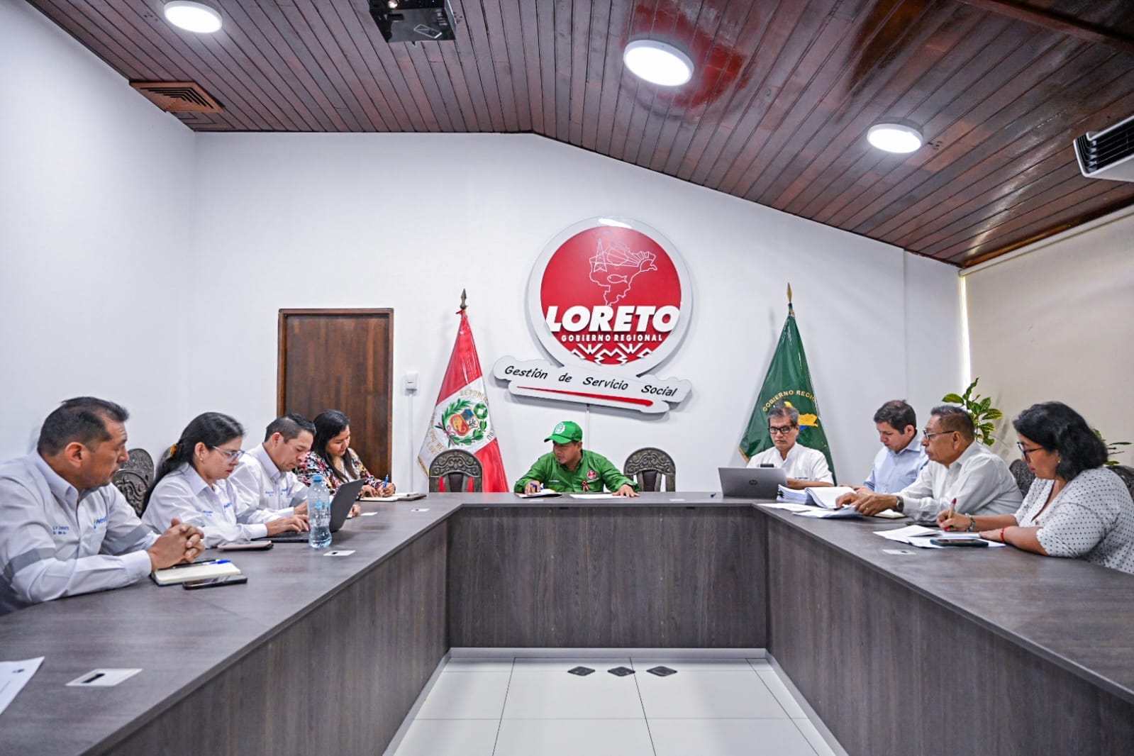 Gobernador Dr. René Chávez se reúne con Proinversión y Petrotal para impulsar proyectos en la región