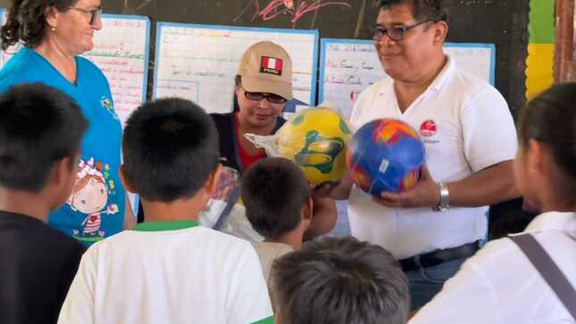 Gorel entrega sillas de ruedas y víveres en el centro poblado Unión.