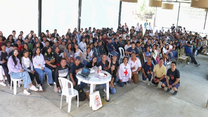 Exitosa charla
