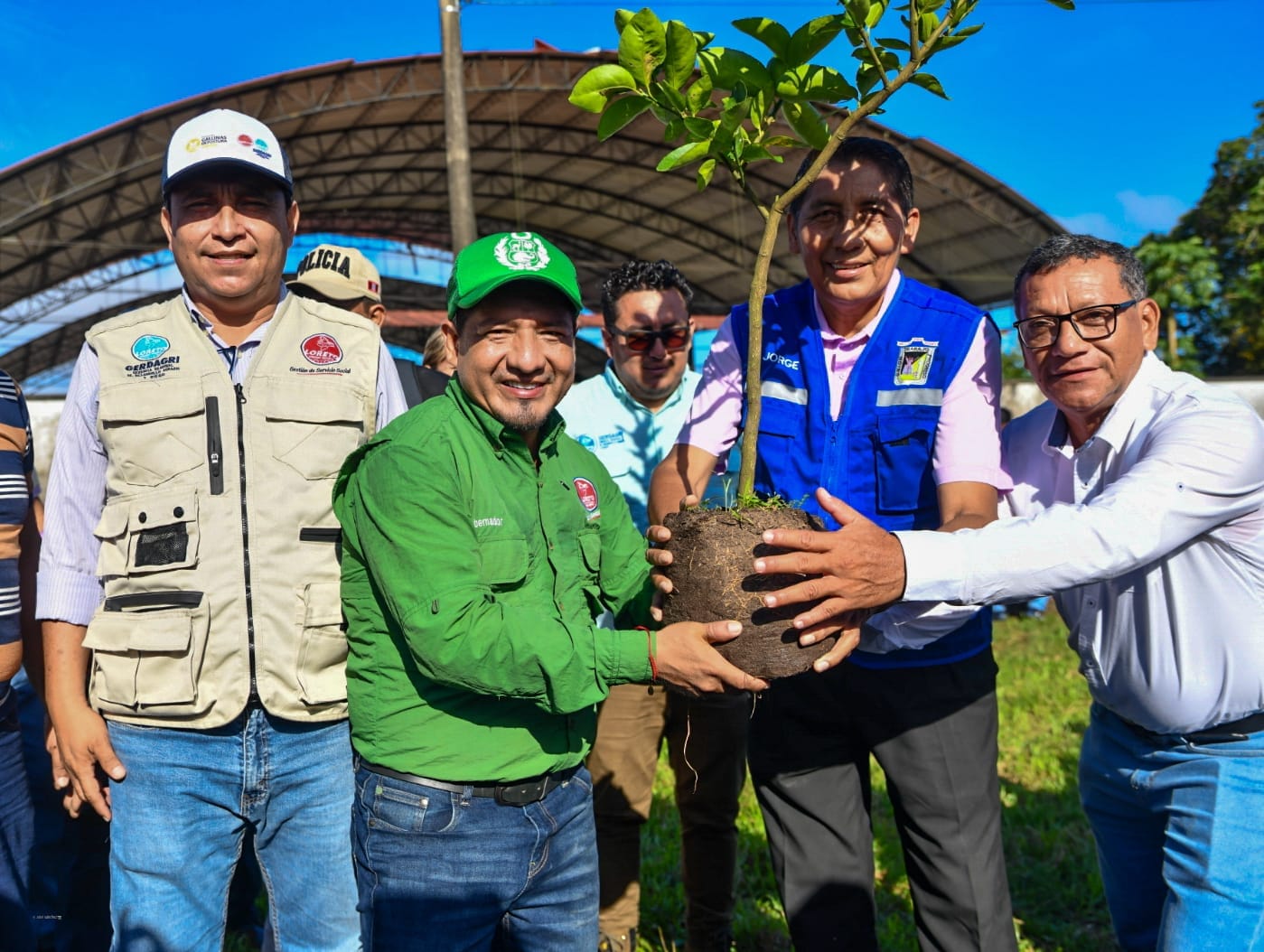 En Indiana, gobernador regional de Loreto lanza proyecto agroforestal que beneficiará a 1,738 familias.
